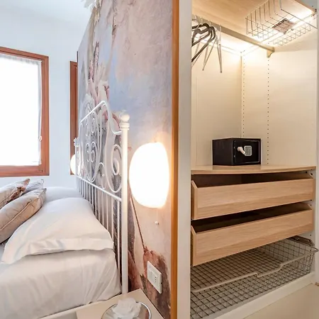 Ca' Pestrin House - San Marco Square * Venedik