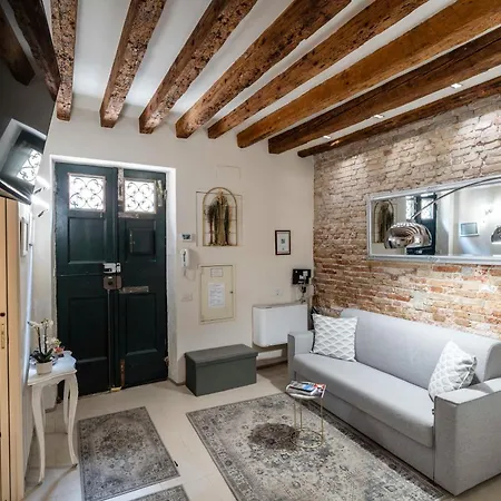 Ca' Pestrin House - San Marco Square Apartment