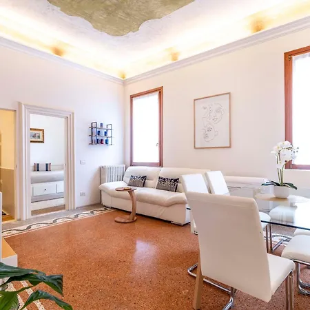 Ca' Pestrin House - San Marco Square